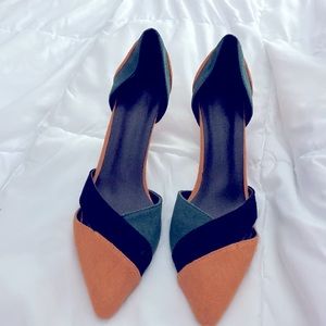 NEW NEVER WORN HEELS